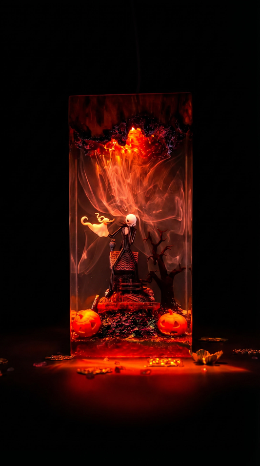 Hollow King Lamp